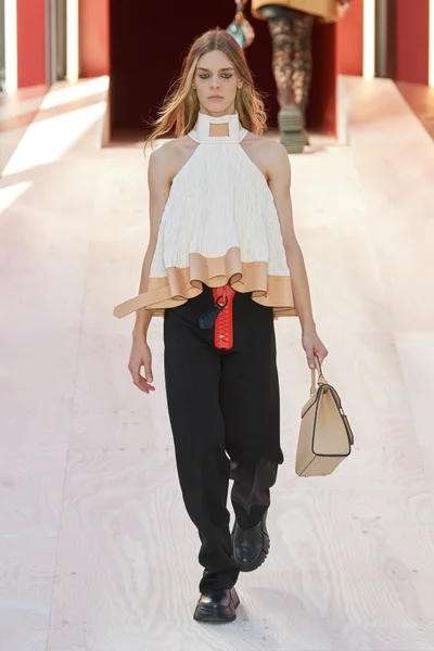 Look 35